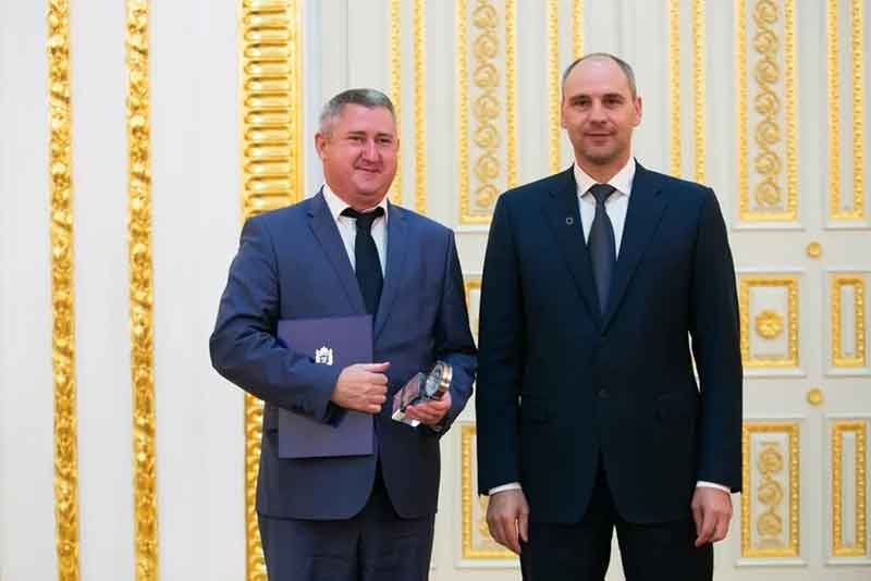 Губернатор Оренбургской области Денис Паслер вручил награды победителям и лауреатам XXI областного конкурса «Лидер экономики»