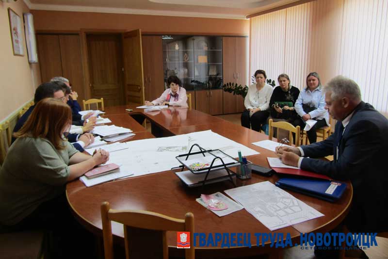 Самой актуальной темой обращений к Олегу Папунину на приеме по личным вопросам оказалось расселение из аварийного жилья
