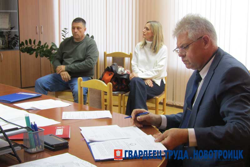 Самой актуальной темой обращений к Олегу Папунину на приеме по личным вопросам оказалось расселение из аварийного жилья