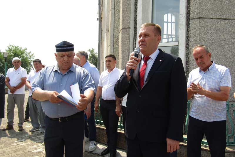 В многонациональном Новотроицке отметили один из главных мусульманских праздников - Курбан-Байрам