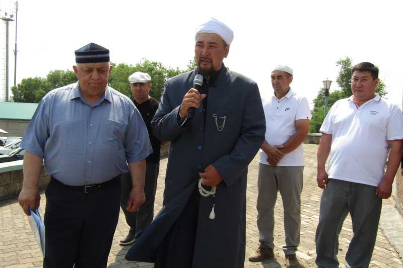 В многонациональном Новотроицке отметили один из главных мусульманских праздников - Курбан-Байрам