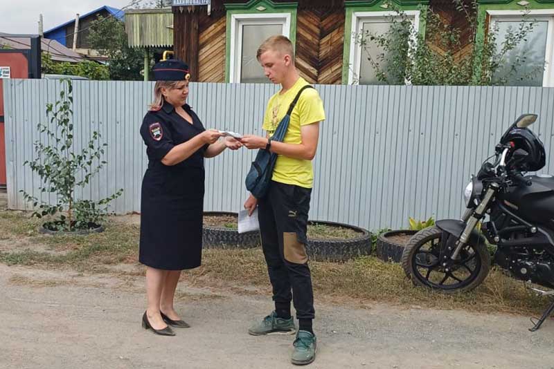 В Новотроицке в поле зрения сотрудников Госавтоинспекции оказались несовершеннолетние водители мототранспортных средств