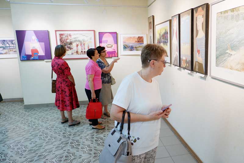 В Новотроицке открылась экспозиция к 40-летию творческого пути художников Артура и Маргариты Изак (12+)