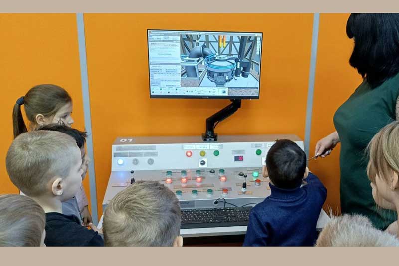 В Новотроицке дошколят знакомят с будущими профессиями