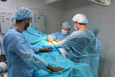 Специалисты Оренбургского областного центра хирургии и травматологии провели уникальную операцию на плечевом суставе