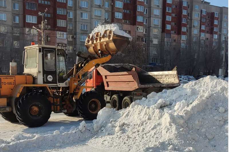 Снег с улиц и площадей города вывозится на специально отведенные площадки