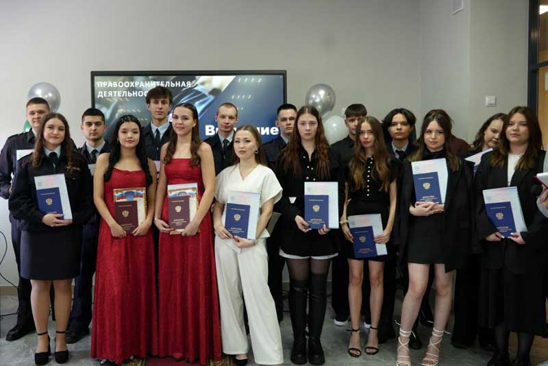 Дипломы с квалификацией «Юрист» получили выпускники Новотроицкого строительного техникума