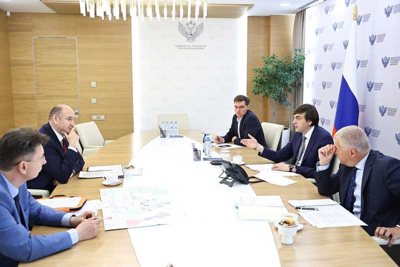 Вопросы модернизации системы образования в Оренбуржье Евгений Солнцев обсудил с Министром просвещения РФ Сергеем Кравцовым
