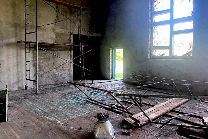 В сельских школах Оренбуржья продолжается ремонт спортивных залов