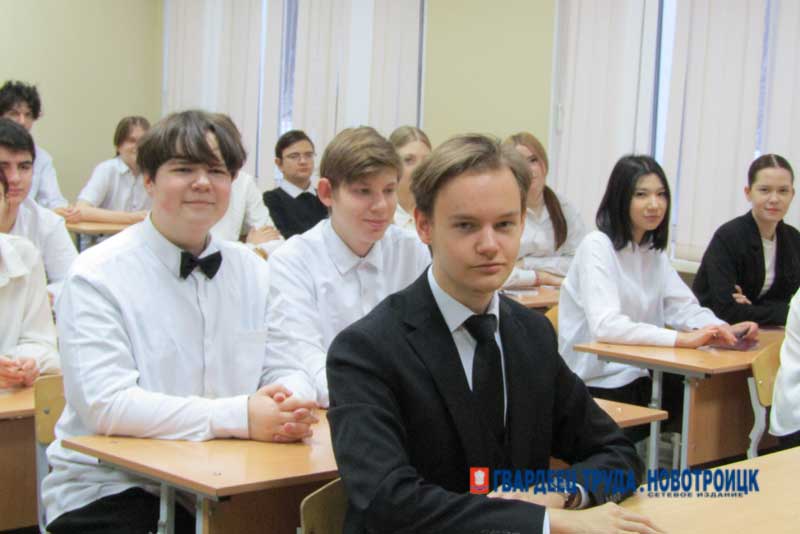 Новотроицкие девятиклассники проходят итоговое собеседование