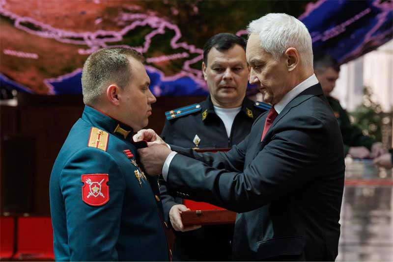 Евгений Солнцев поздравил земляка Павла Евлашевича с вручением медали «Золотая Звезда»