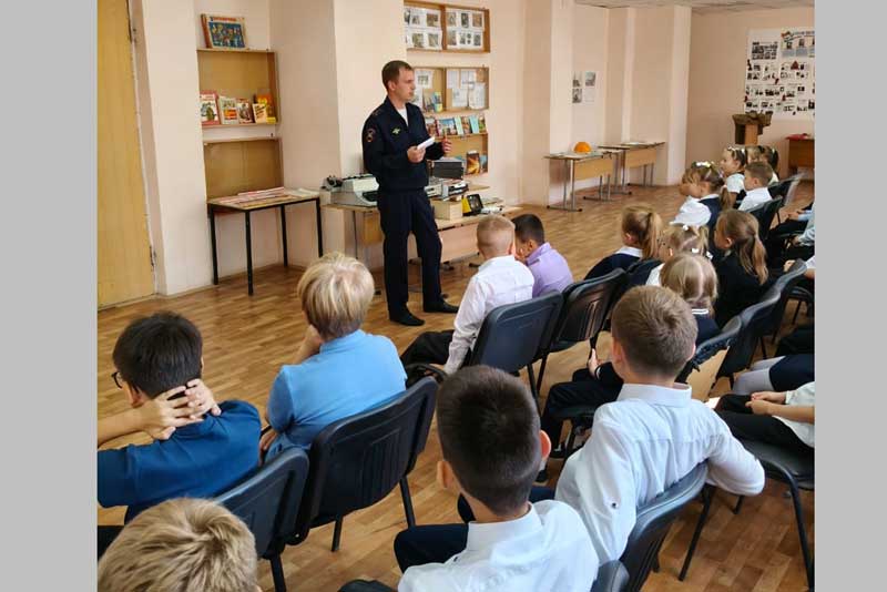 К новотроицким школьникам пришли сотрудники Госавтоинспекции