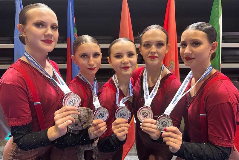 Новотроицкие спортсмены привезли призовые медали с престижных соревнований по фитнес-аэробике, проходивших  в Москве