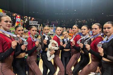 Новотроицкие спортсмены привезли призовые медали с престижных соревнований по фитнес-аэробике, проходивших  в Москве