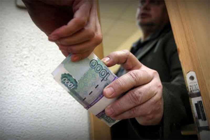 Новотройчанку оштрафовали на 500 тысяч рублей за взятку полицейскому