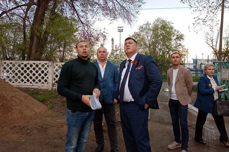 Замминистра строительства и ЖКХ РФ Валерий Леонов рекомендовал руководству  Новотроицку  использовать возможности федеральной программы модернизации школьной системы образования     