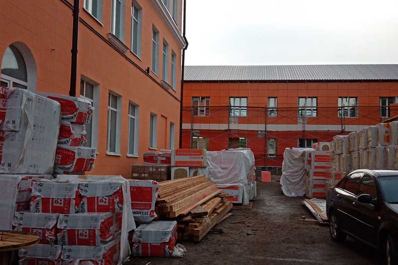 Замминистра строительства и ЖКХ РФ Валерий Леонов рекомендовал руководству  Новотроицку  использовать возможности федеральной программы модернизации школьной системы образования     