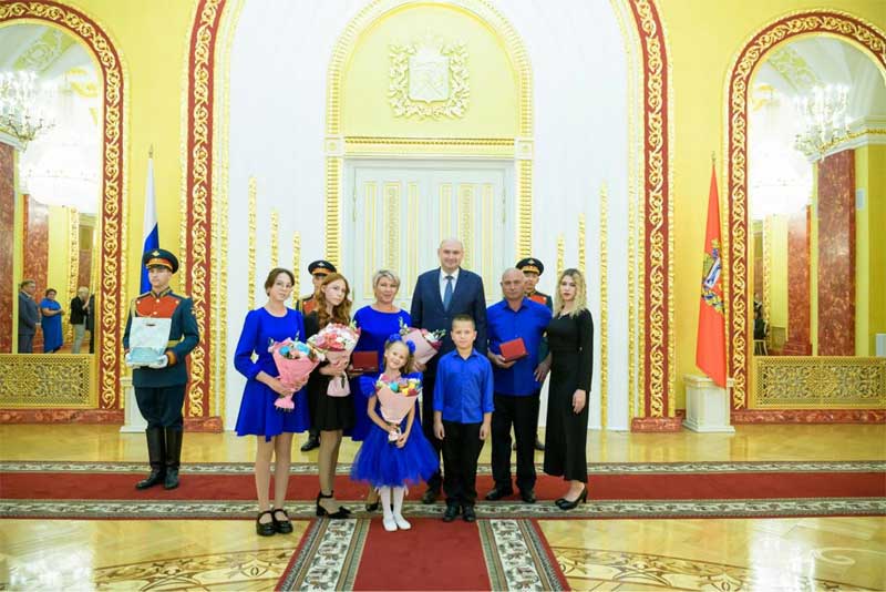 Врио губернатора Евгений Солнцев вручил государственные награды жителям Оренбургской области