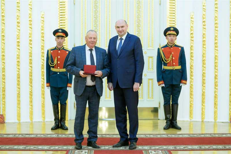 Врио губернатора Евгений Солнцев вручил государственные награды жителям Оренбургской области