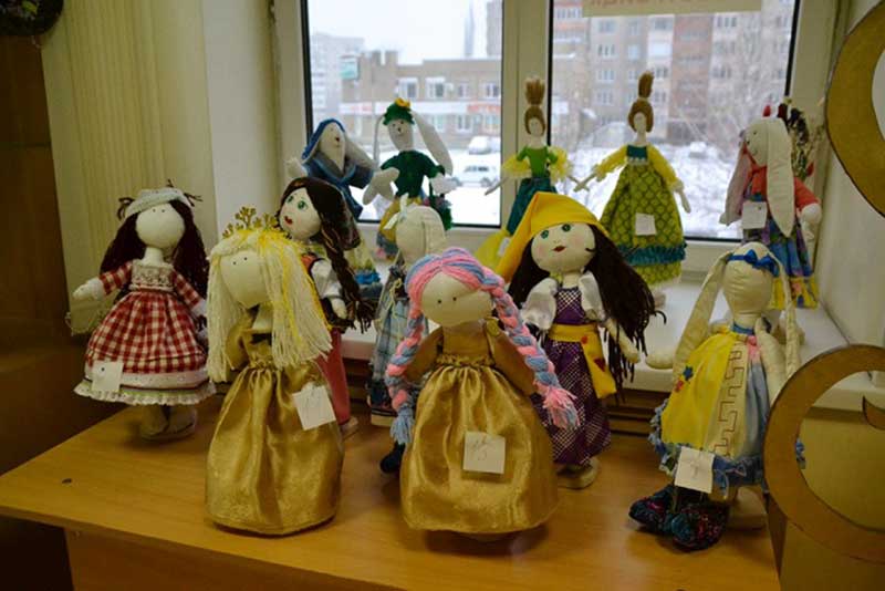 Модные куклы от театра моды «Виктория» (фото)