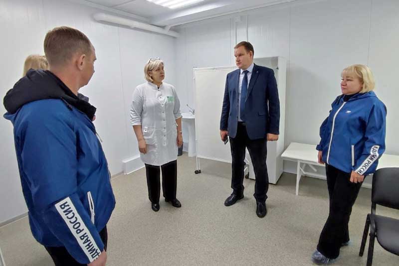 В Абдулино завершили монтаж модульной поликлиники в рамках народной программы «Единой России»