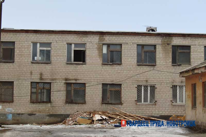 В школе №10 Новотроицка возобновились ремонтные работы