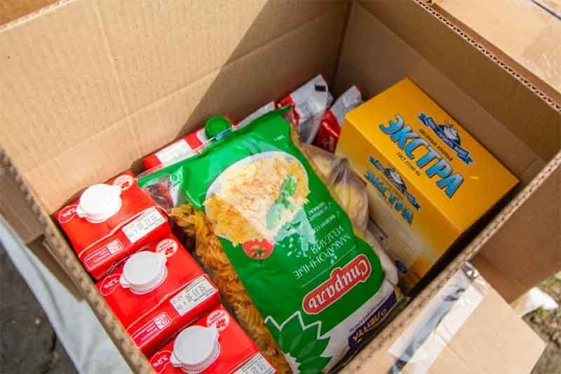 Школьники области получат продуктовые наборы