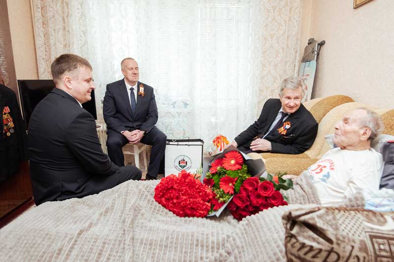 Металлурги Уральской Стали широко отметили 80-летие Великой Победы