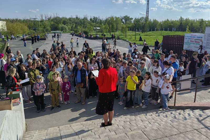 В Новотроицке юные художники стали участниками городского конкурса рисунков на асфальте
