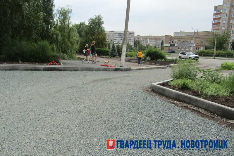 Работы по благоустройству каскада аллей в Новотроицке завершат до 30 сентября