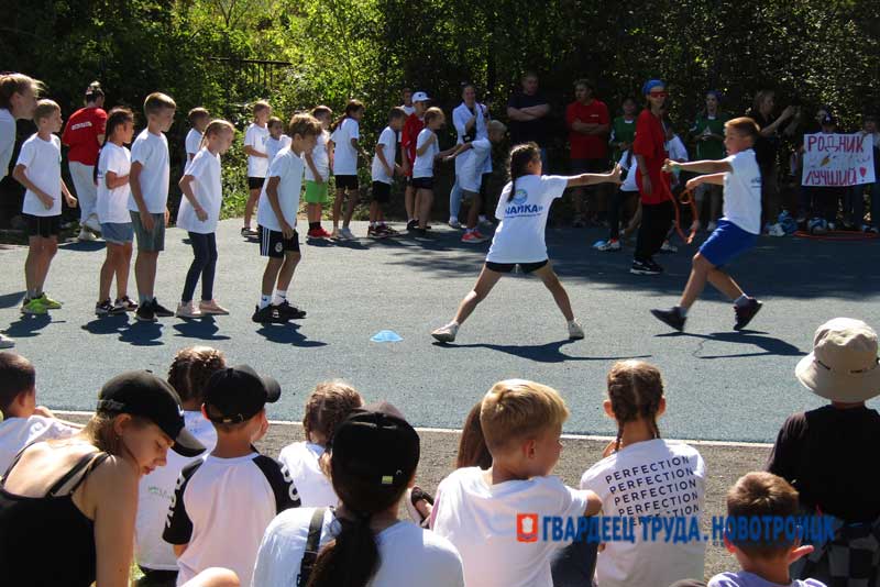 Для новотроицких ребят, отдыхающих в загородных оздоровительных лагерях, провели традиционную спартакиаду