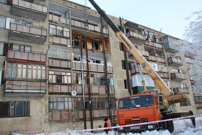 Аварийный дом  в посёлке Новорудный: завершён первый этап укрепительных работ
