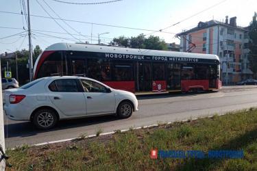 В Новотроицке провели долгожданный ремонт переезда