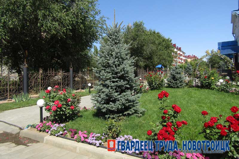 В Новотроицком православном храме появится сквер для семейного отдыха