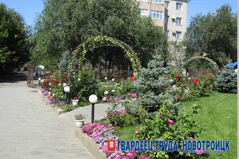 В Новотроицком православном храме появится сквер для семейного отдыха