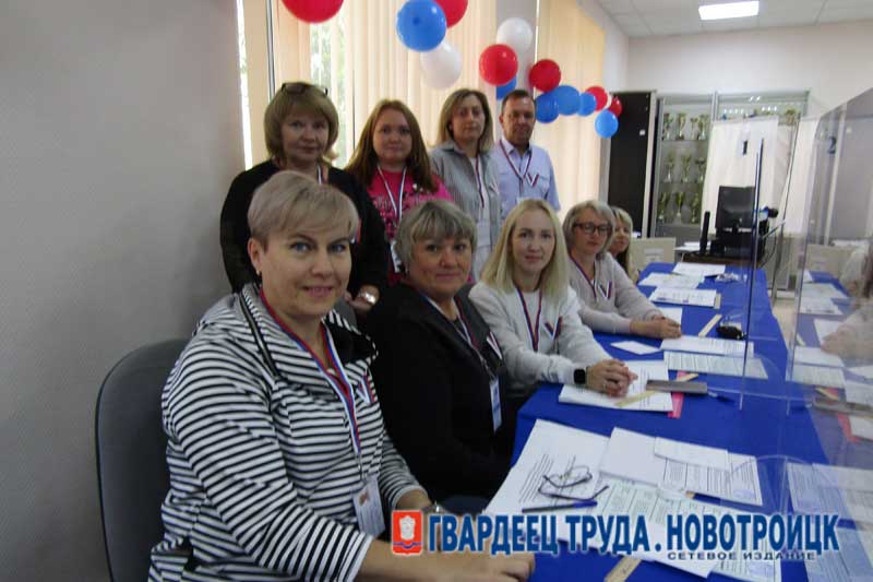 На  участке № 874 имени Героя России  Константина Ситкина в Новотроицке  зарегистрировано более тысячи избирателей  