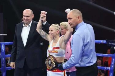 Оренбурженка Екатерина Сычёва официально стала чемпионкой WBA Asia во втором легчайшем весе