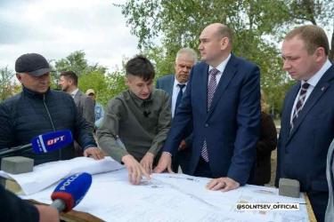 Губернатор в рамках рабочей поездки посетил несколько строительных площадок в Новотроицке