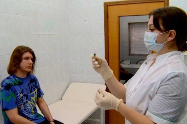 Уральская Сталь создала коллективный иммунитет против гриппа и пневмококка: привито почти три тысячи металлургов