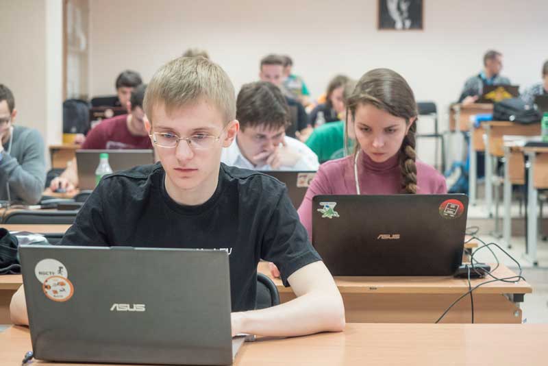 Оренбургским учащимся расскажут, как получить образование и сделать карьеру в сфере информационных технологий 