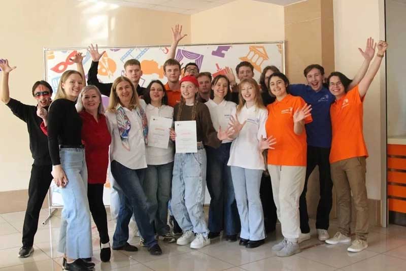 Новотроицкие студенты представили школьникам металлургические профессии