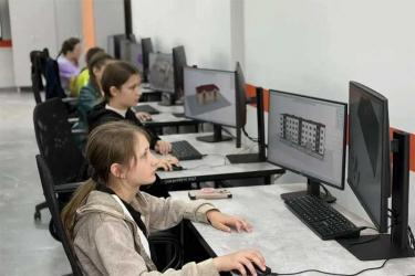 «Назад в будущее»: новотроицкие лицеисты познакомились с эволюцией строительной отрасли В Оренбуржье