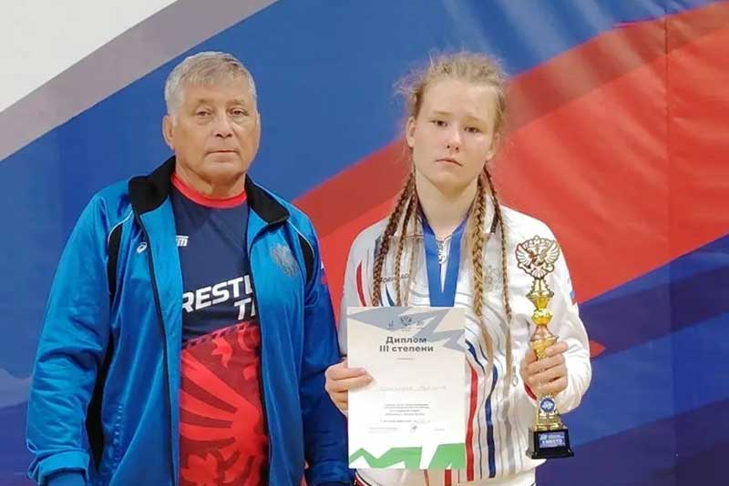 Воспитанница Новотроицкого спортклуба «Чемпион» Аделина Бурханова стала бронзовым призером Всероссийской спартакиады