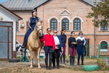 В новотроицком конно-спортивном клубе «Ника» устроили особенный праздник