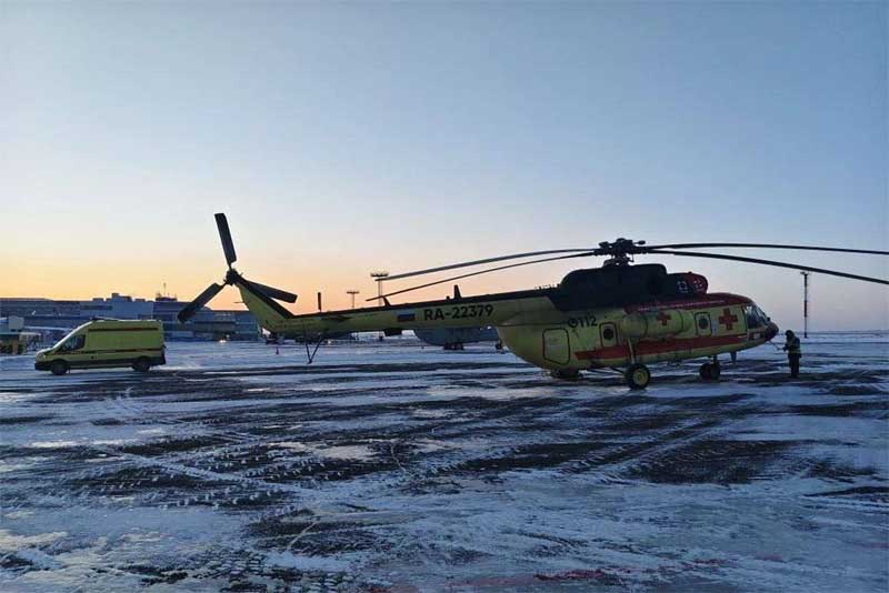 Оренбургские медики и сотрудники службы санитарной авиации помогли спасти жизнь сотруднику полиции, пострадавшему в  ДТП