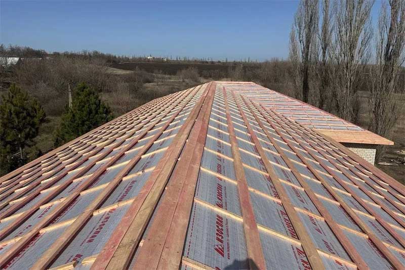 Оренбуржцы помогают восстанавливать школу в Луганской Народной Республике  после обстрела ВСУ