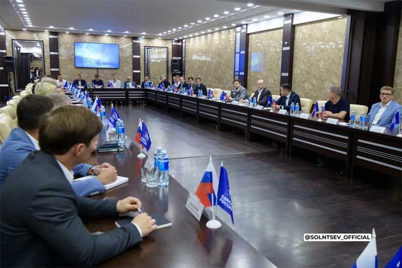 Евгений Солнцев встретился с победителями предварительного голосования партии «Единая Россия»