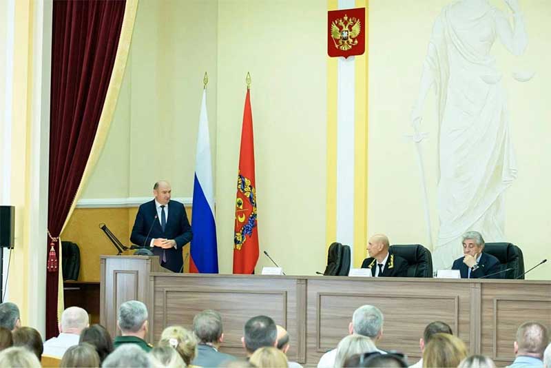 Евгений Солнцев поздравил Владимира Ушакова с назначением на должность председателя Оренбургского областного суда