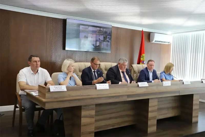 Поставки топлива на автозаправочные станции Оренбуржья осуществляются стабильно, но спрос по-прежнему повышенный