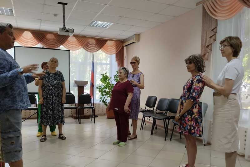 Новотроицкие пенсионеры приобщились к театральному мастерству